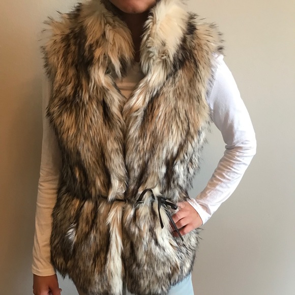 Super Cute Fur Vest Coat-NWT - Picture 2 of 6